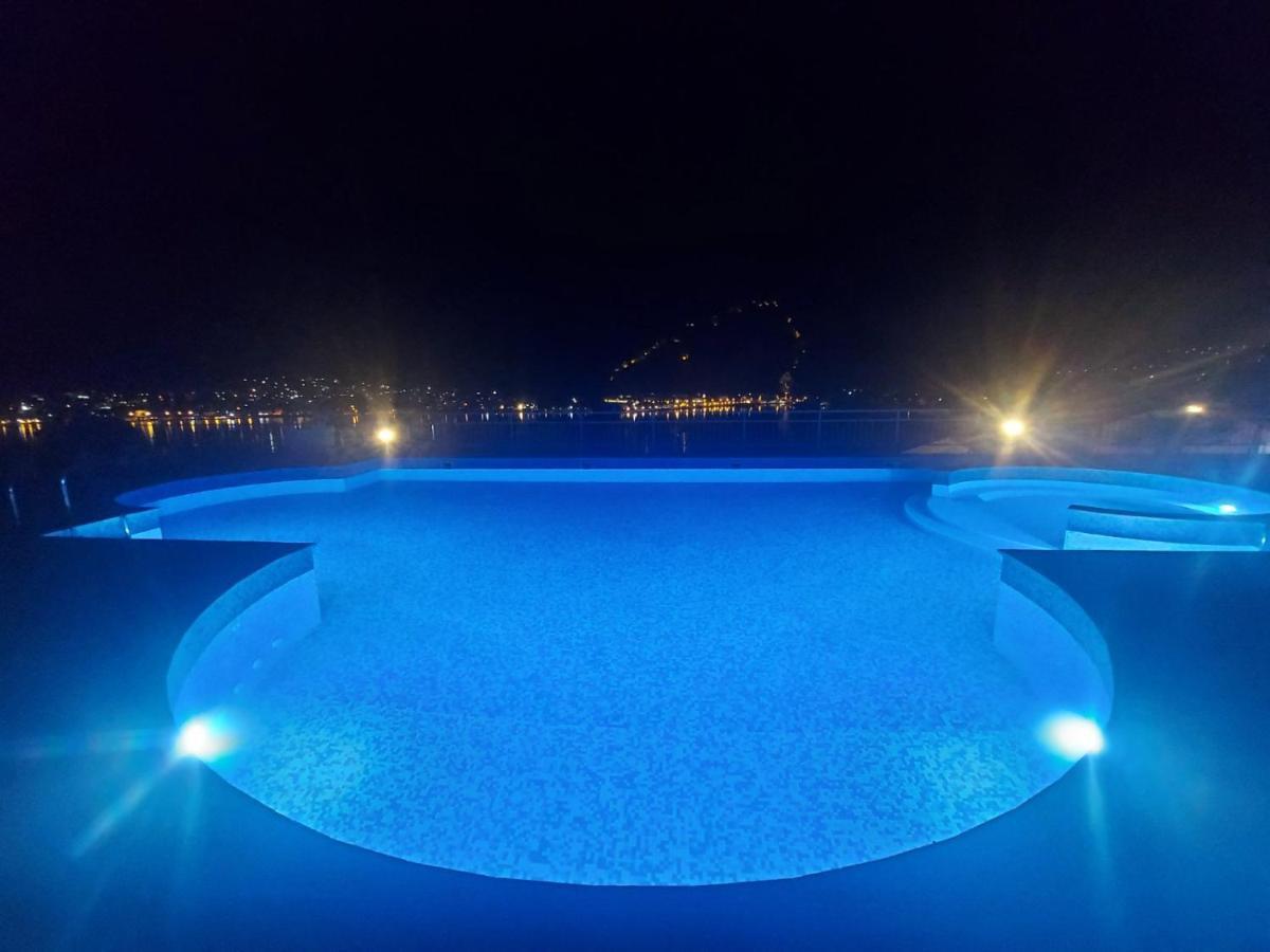 J&M Apartment โกตอร์ ภายนอก รูปภาพ