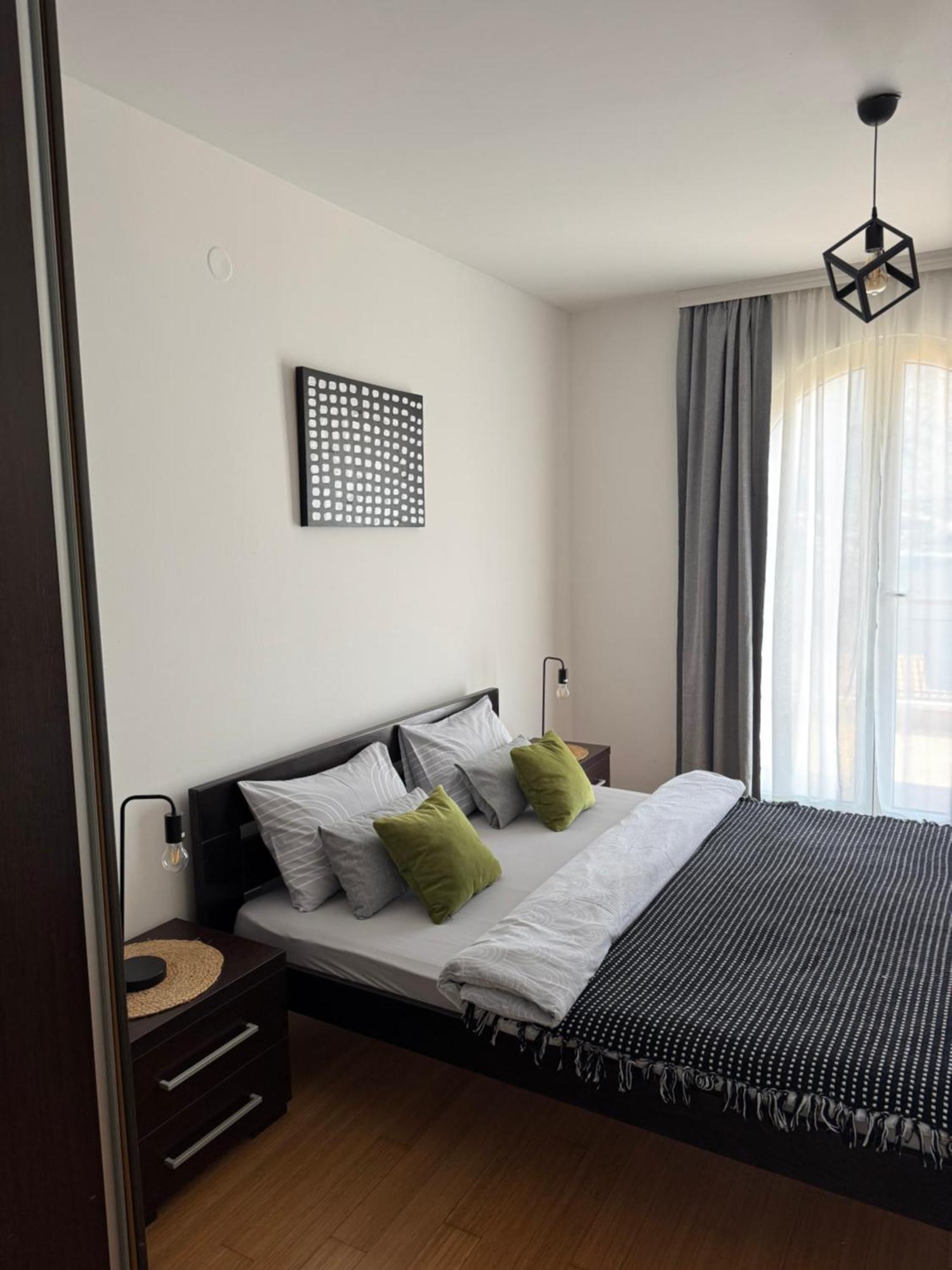 J&M Apartment โกตอร์ ภายนอก รูปภาพ