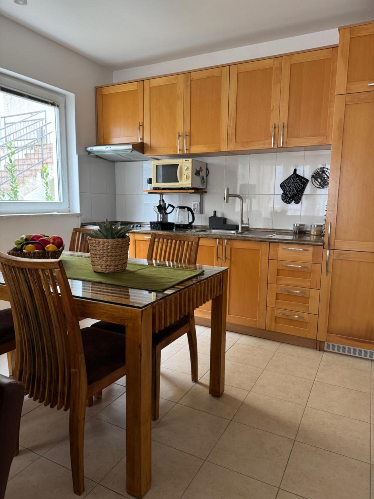 J&M Apartment โกตอร์ ภายนอก รูปภาพ