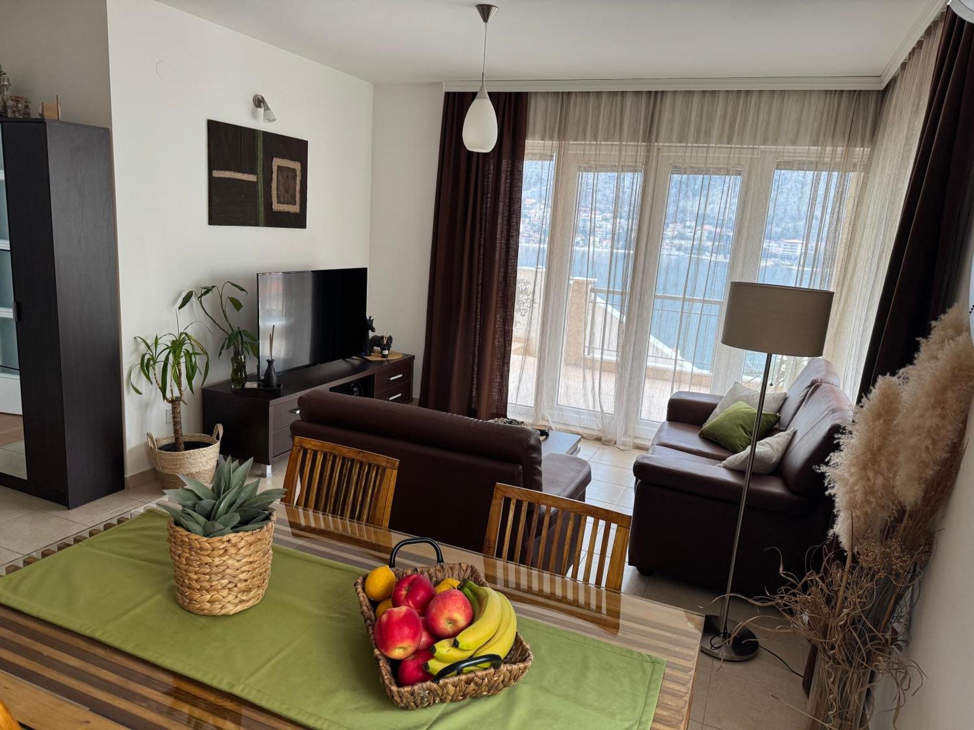 J&M Apartment โกตอร์ ภายนอก รูปภาพ