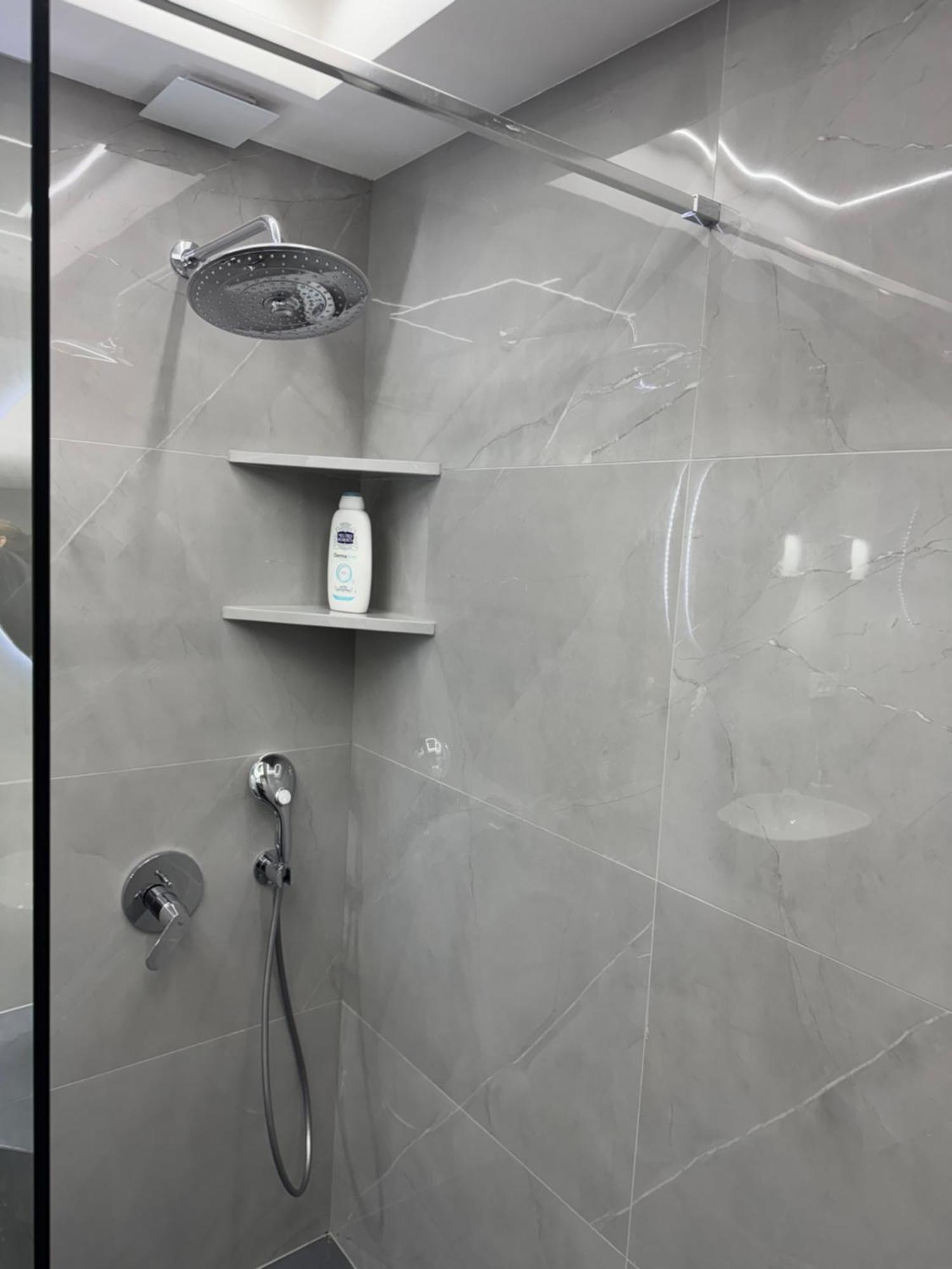 J&M Apartment โกตอร์ ภายนอก รูปภาพ